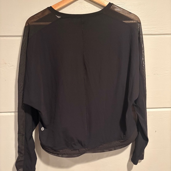 women's Lululemon long sleeve top - Picture 3 of 4